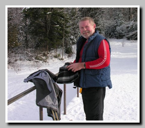 29-marcydam_bill_suiting_up